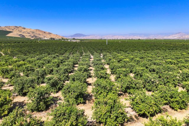 Ave. 424, Dinuba, CA 93618