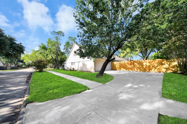 22502 Deville Drive, Katy, TX 77450