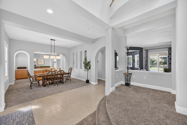 5204 Crown Bench Cir, Elk Grove, CA 95757