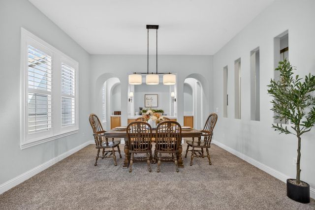 5204 Crown Bench Cir, Elk Grove, CA 95757