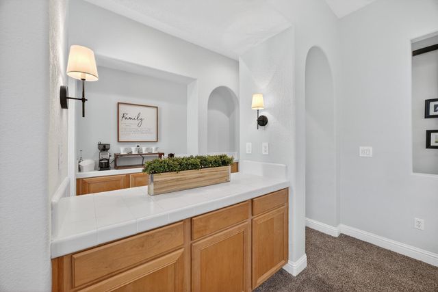 5204 Crown Bench Cir, Elk Grove, CA 95757