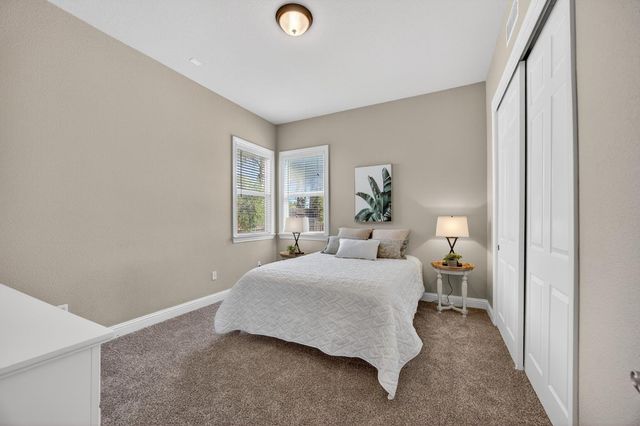 5204 Crown Bench Cir, Elk Grove, CA 95757