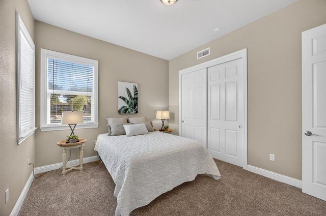 5204 Crown Bench Cir, Elk Grove, CA 95757