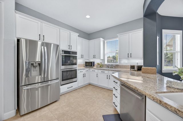 5204 Crown Bench Cir, Elk Grove, CA 95757