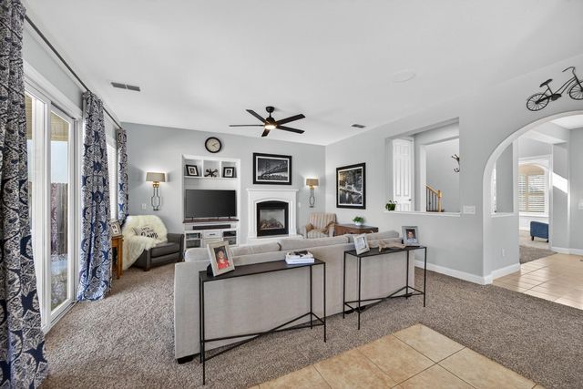 5204 Crown Bench Cir, Elk Grove, CA 95757