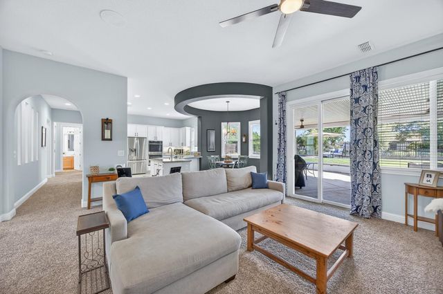 5204 Crown Bench Cir, Elk Grove, CA 95757