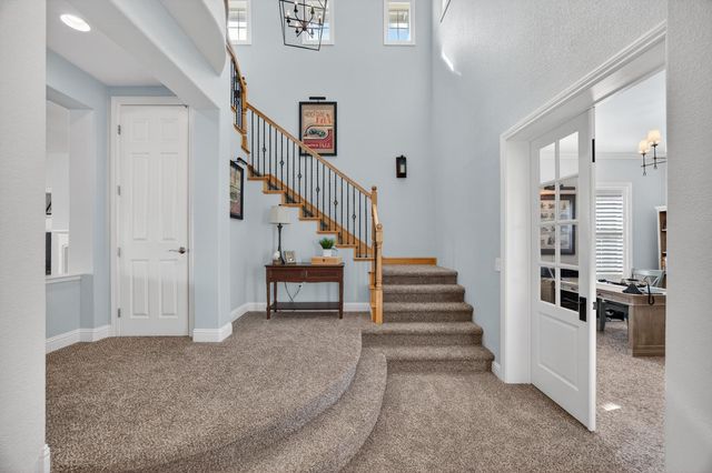 5204 Crown Bench Cir, Elk Grove, CA 95757