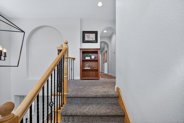 5204 Crown Bench Cir, Elk Grove, CA 95757