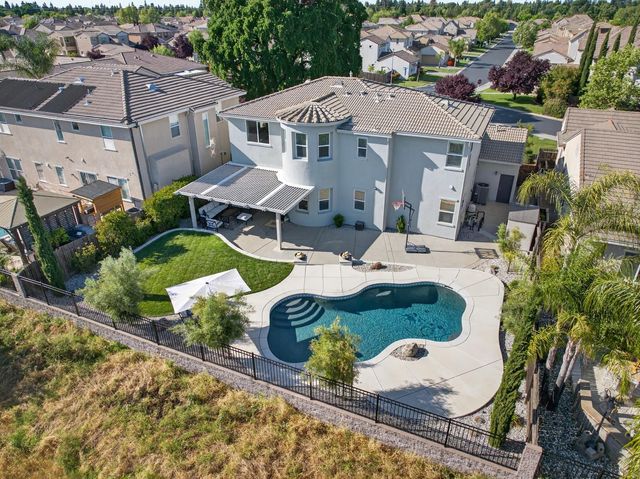 5204 Crown Bench Cir, Elk Grove, CA 95757