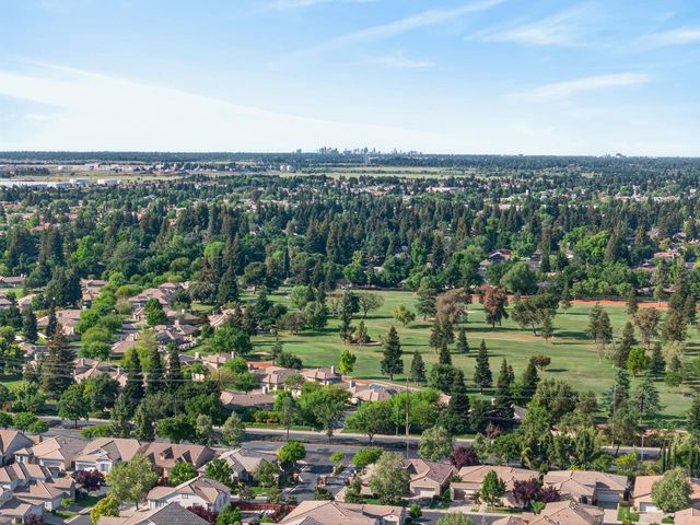 5204 Crown Bench Cir, Elk Grove, CA 95757