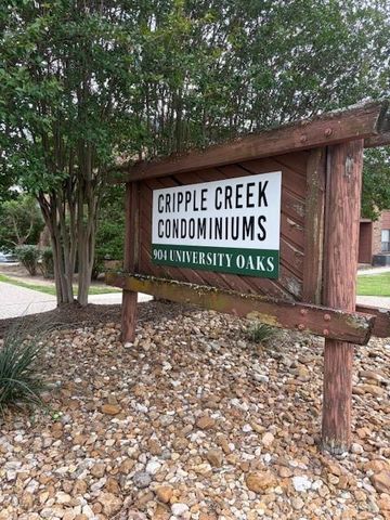 904 University Oaks Boulevard 118, College Station, TX 77840