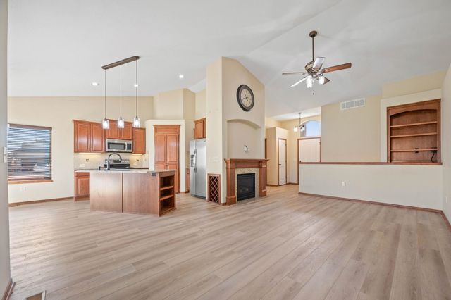 2767 N Woodridge Ct, Wichita, KS 67226