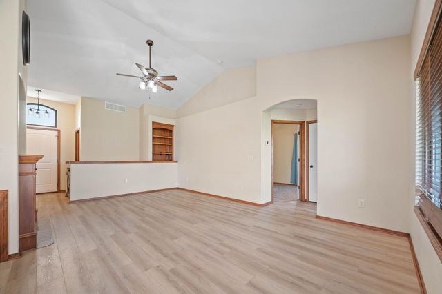 2767 N Woodridge Ct, Wichita, KS 67226