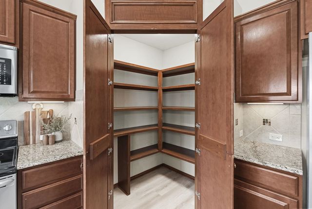 2767 N Woodridge Ct, Wichita, KS 67226