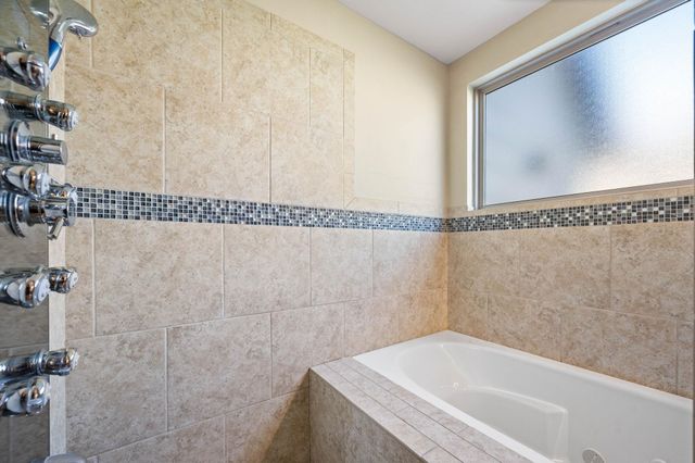 2767 N Woodridge Ct, Wichita, KS 67226