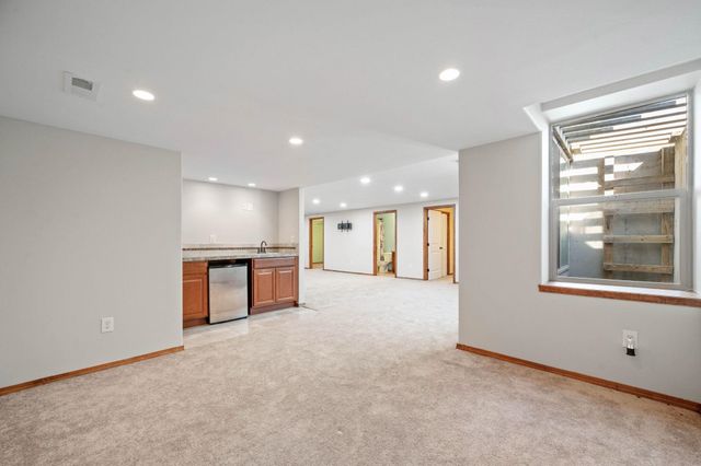 2767 N Woodridge Ct, Wichita, KS 67226