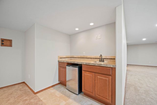 2767 N Woodridge Ct, Wichita, KS 67226