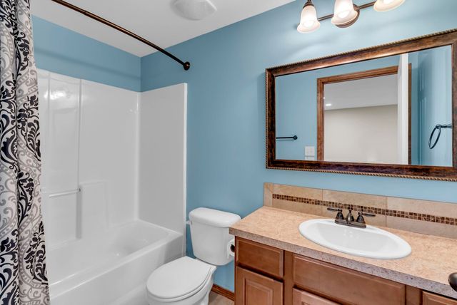 2767 N Woodridge Ct, Wichita, KS 67226