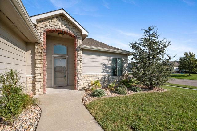 2767 N Woodridge Ct, Wichita, KS 67226