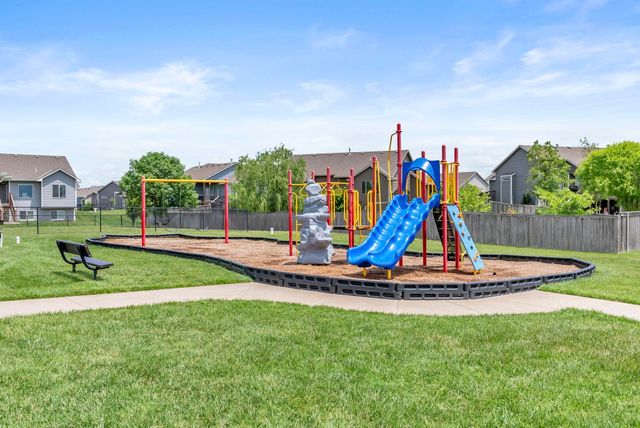 2767 N Woodridge Ct, Wichita, KS 67226