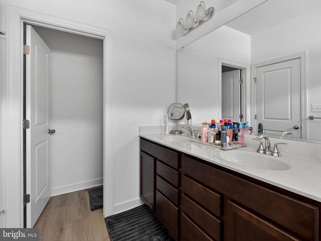 4991 LONGMIRE WAY, Chantilly, VA 20151