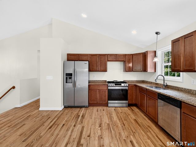 846-A Vauxhall St Extension, Waterford, CT 06385
