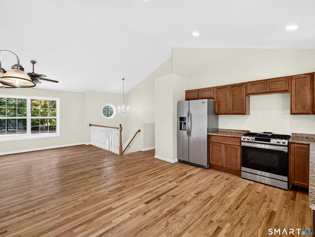 846-A Vauxhall St Extension, Waterford, CT 06385