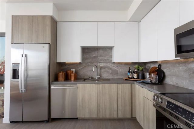 511 S Harbor 401, San Pedro, CA 90731