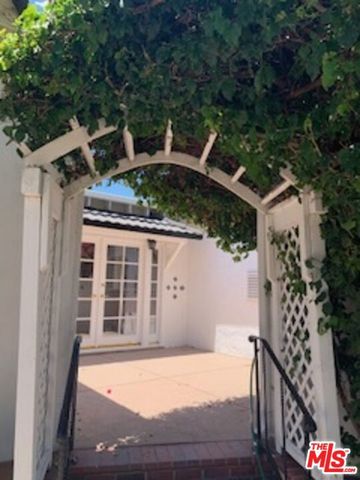 4322 Elmer Avenue, Studio City, CA 91602