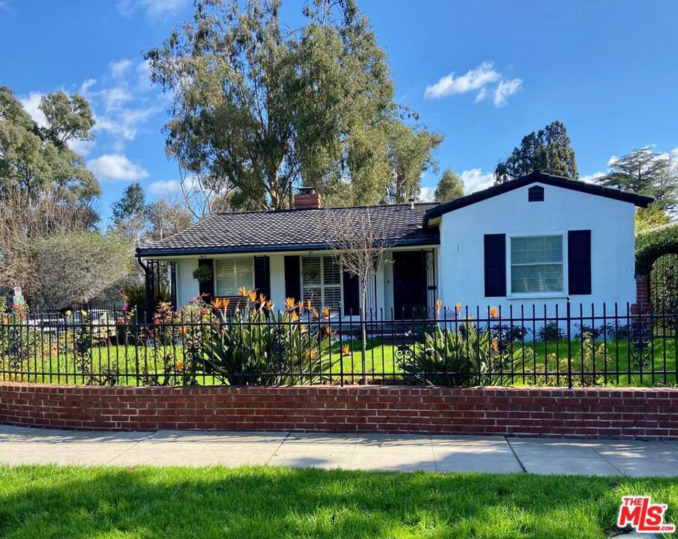 4322 Elmer Avenue, Studio City, CA 91602