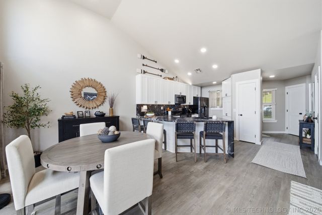 603 Villa Vista Drive, Pryor, OK 74361