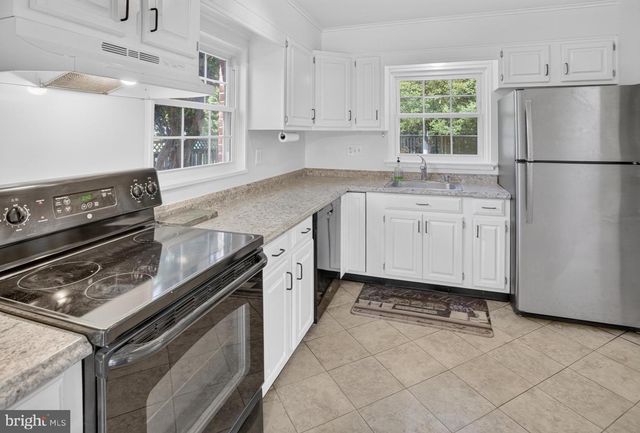 7803 MARBURY RD, Bethesda, MD 20817