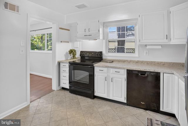 7803 MARBURY RD, Bethesda, MD 20817
