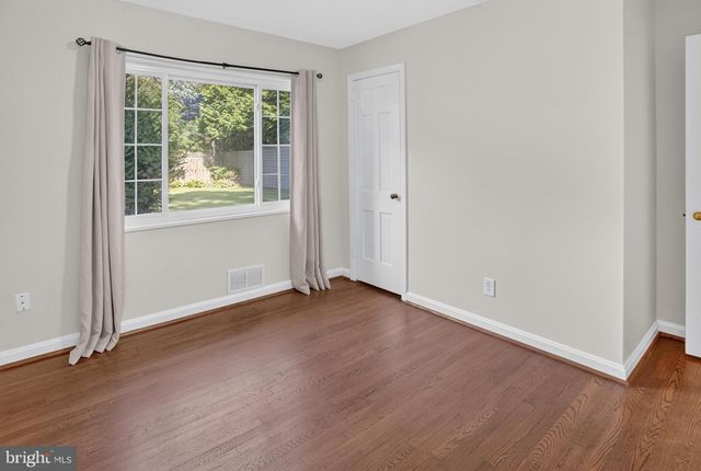 7803 MARBURY RD, Bethesda, MD 20817