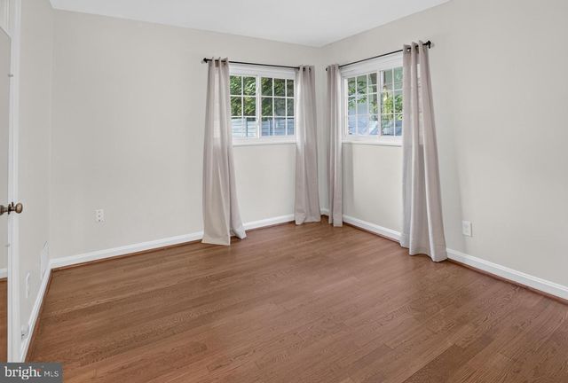 7803 MARBURY RD, Bethesda, MD 20817