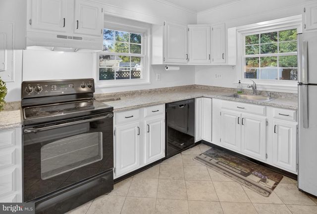 7803 MARBURY RD, Bethesda, MD 20817