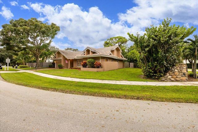 101 TIMBER Lane, Jupiter, FL 33458