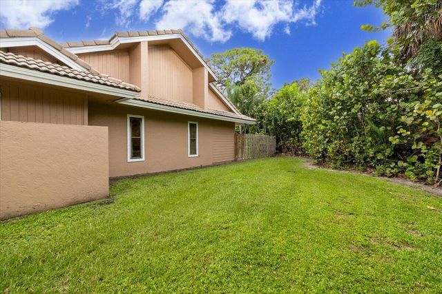 101 TIMBER Lane, Jupiter, FL 33458