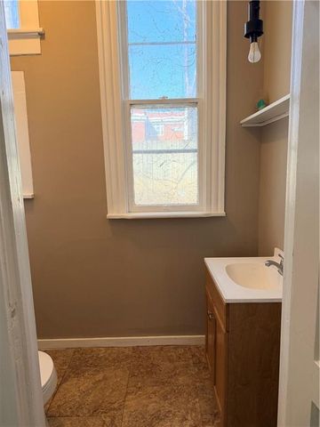 912 S 14th Street, St Joseph, MO 64503