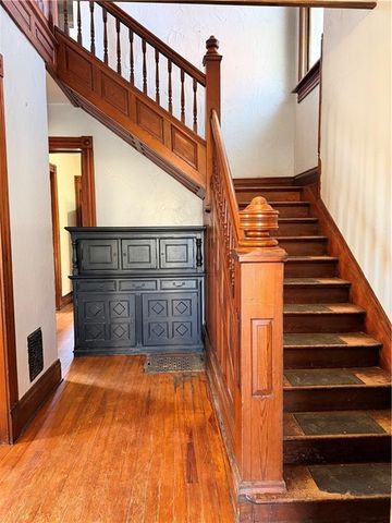 912 S 14th Street, St Joseph, MO 64503