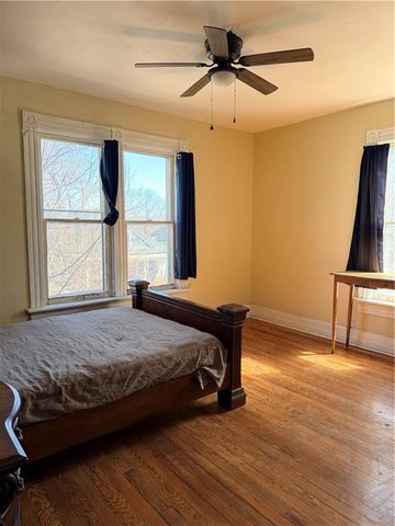 912 S 14th Street, St Joseph, MO 64503