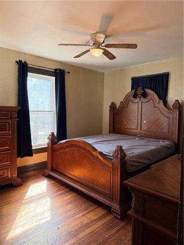 912 S 14th Street, St Joseph, MO 64503