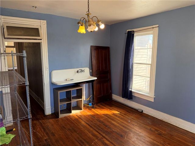 912 S 14th Street, St Joseph, MO 64503