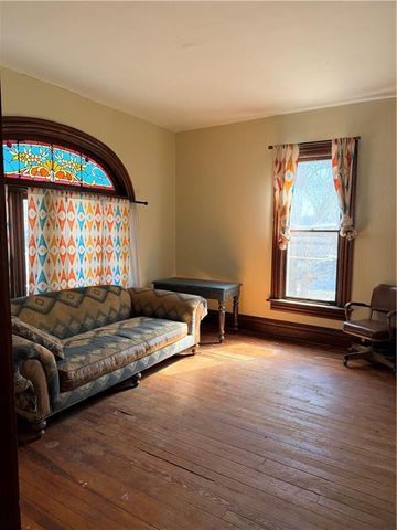 912 S 14th Street, St Joseph, MO 64503