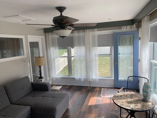 47 Farmington Road, Nashua, NH 03060