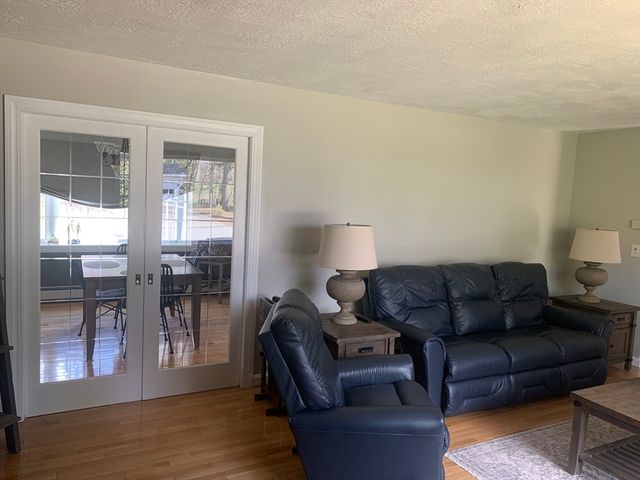 47 Farmington Road, Nashua, NH 03060