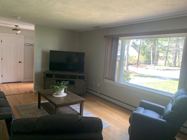 47 Farmington Road, Nashua, NH 03060