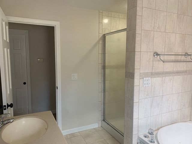 47 Farmington Road, Nashua, NH 03060