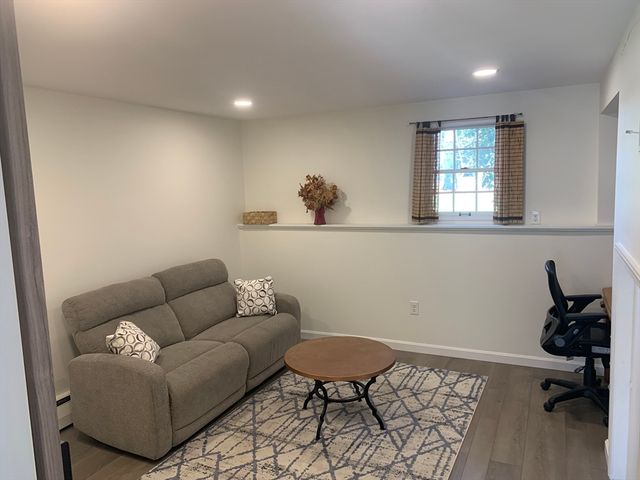 47 Farmington Road, Nashua, NH 03060