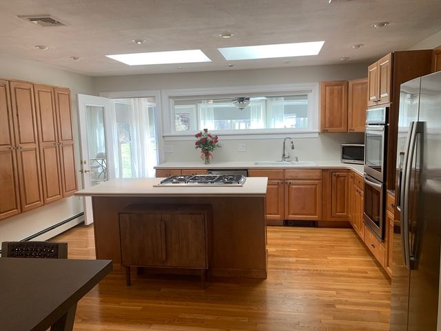 47 Farmington Road, Nashua, NH 03060